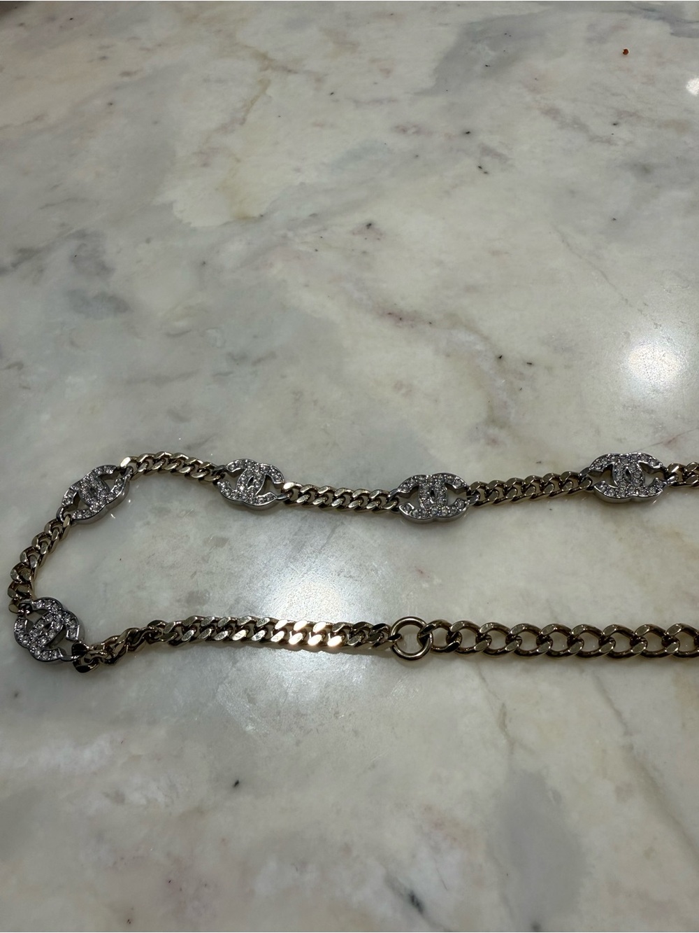 CHANEL Gold-plated Link Necklace with Crystal CC Motifs - Picture 10 of 12